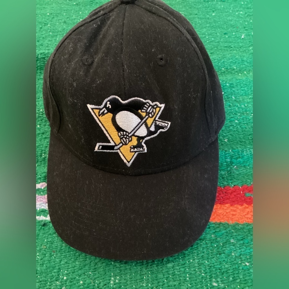 Pittsburgh Penguins NHL Adjustable Classic Black Hat ONE SIZE FITS ALL